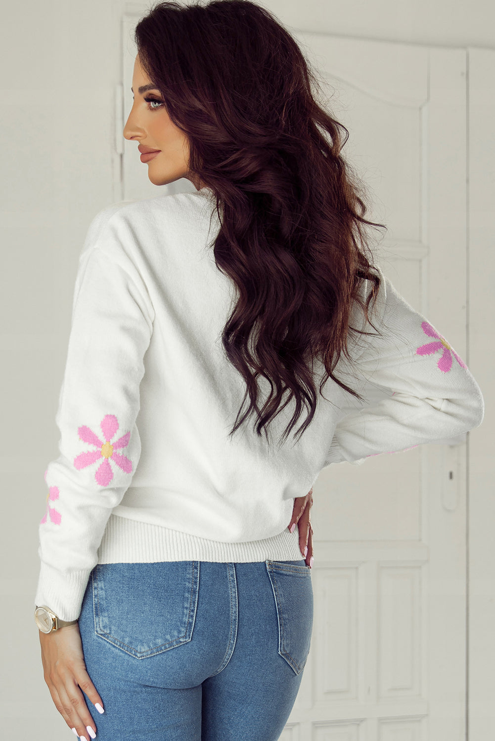 White Flower Pattern Ribbed Edge Elegant Sweater